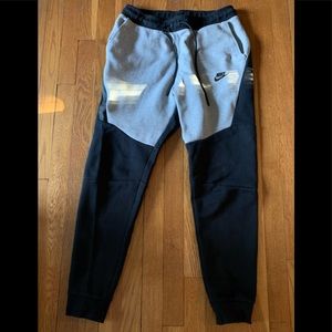 Nike Tech Fleece Joggers size M